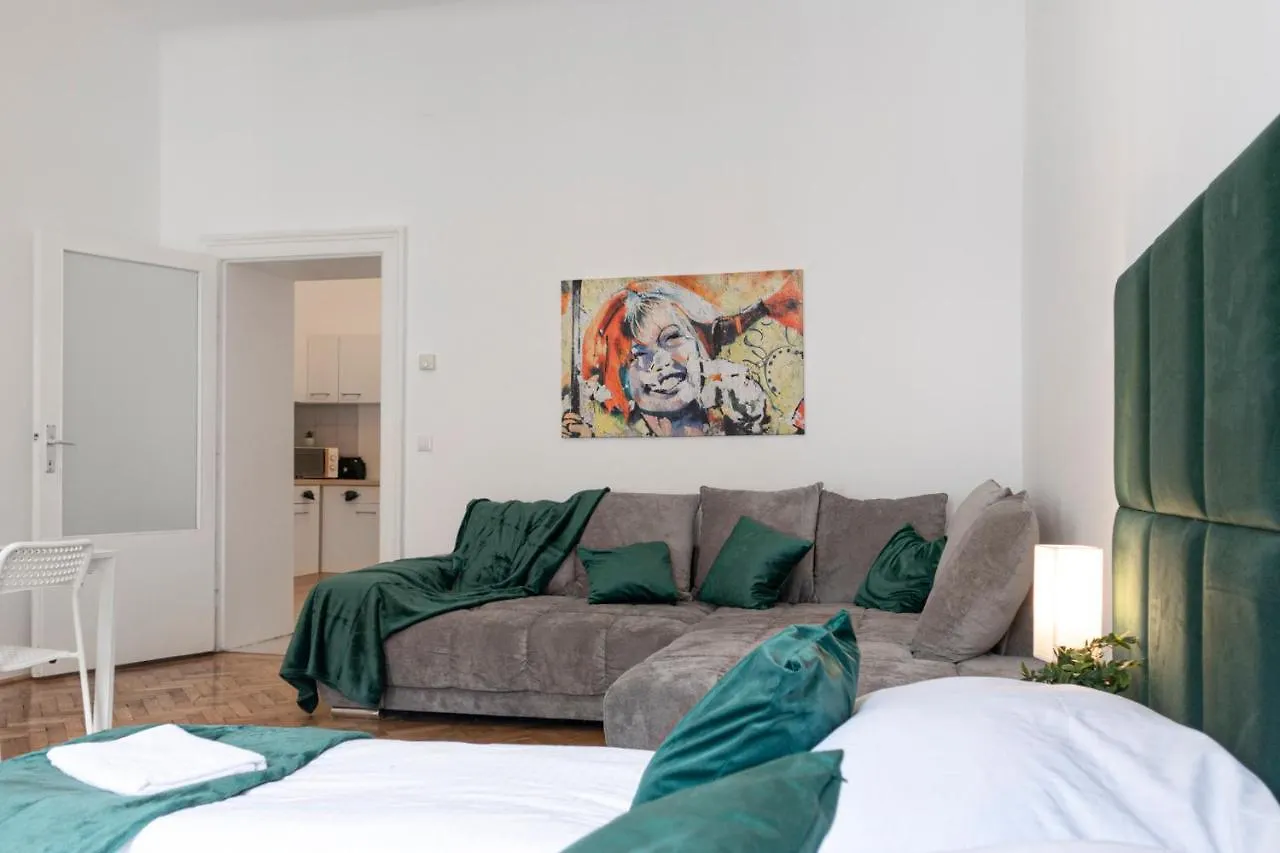 Peaceful 2 Bedroom Apt With Backyard In Prime Location Vienna Austria
