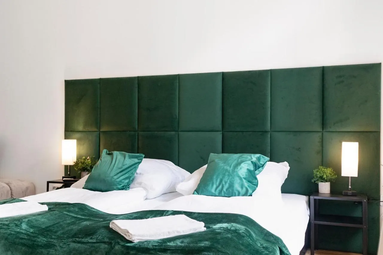 Apartment Peaceful 2 Bedroom Apt With Backyard In Prime Location Vienna